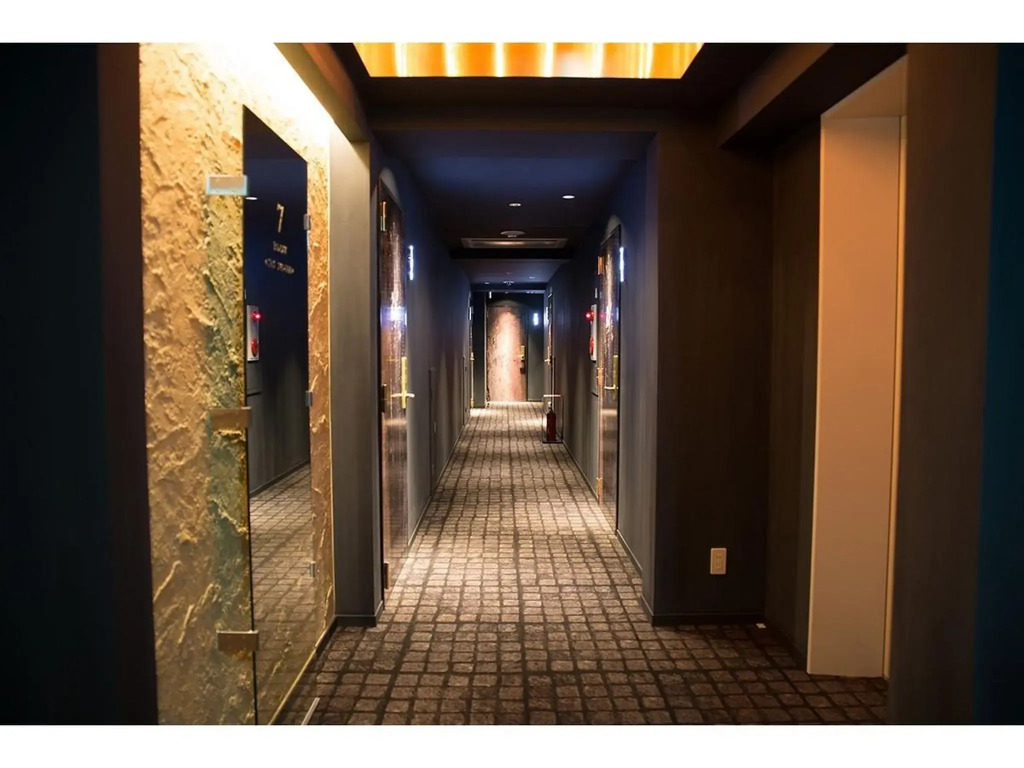 The Wall Hotel