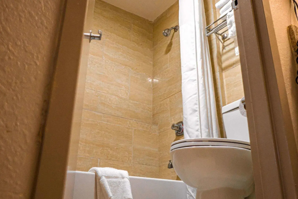 Quality Inn & Suites near Six Flags - Austell