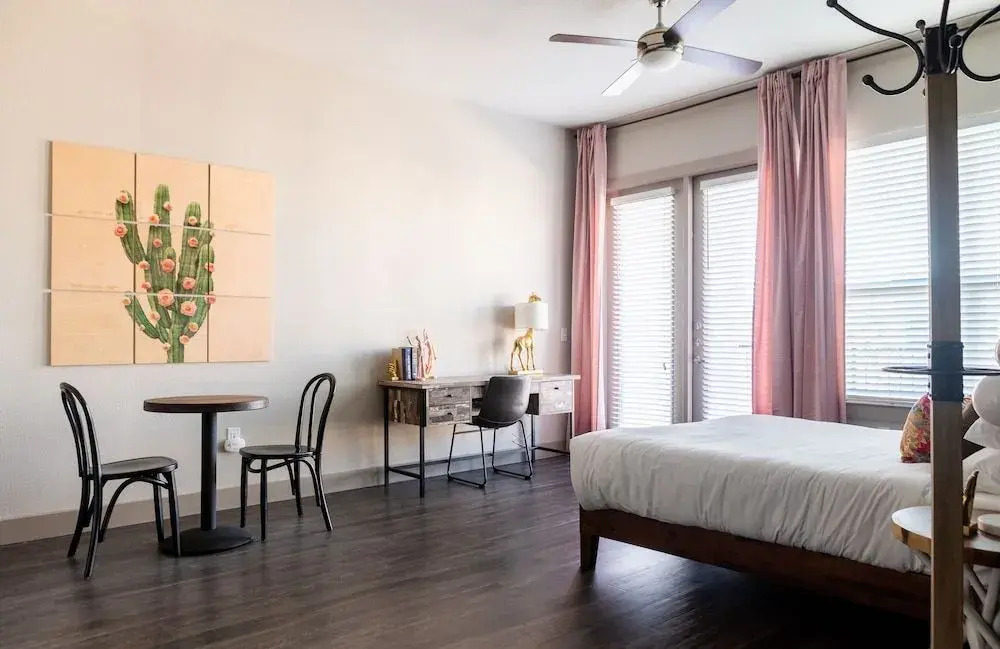 WanderJaunt -- Luxe East Austin Apartments