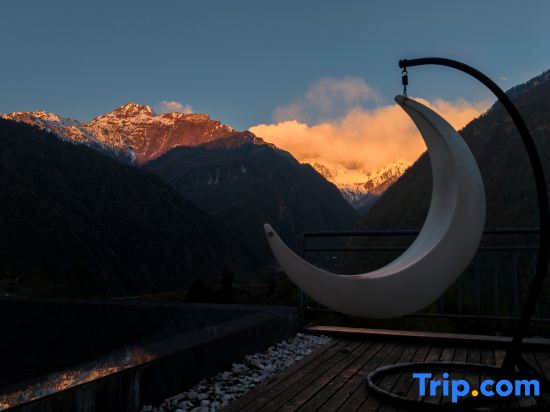 Lanshan · Baiyunli · Xueshan Xinglai Hot Springs Vacation Apartment (Hailuogou Glacier Forest Park)