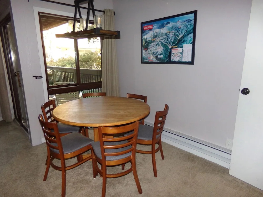 Wild Irishman 2 bed 2 bath Sleeps 9 WIBH