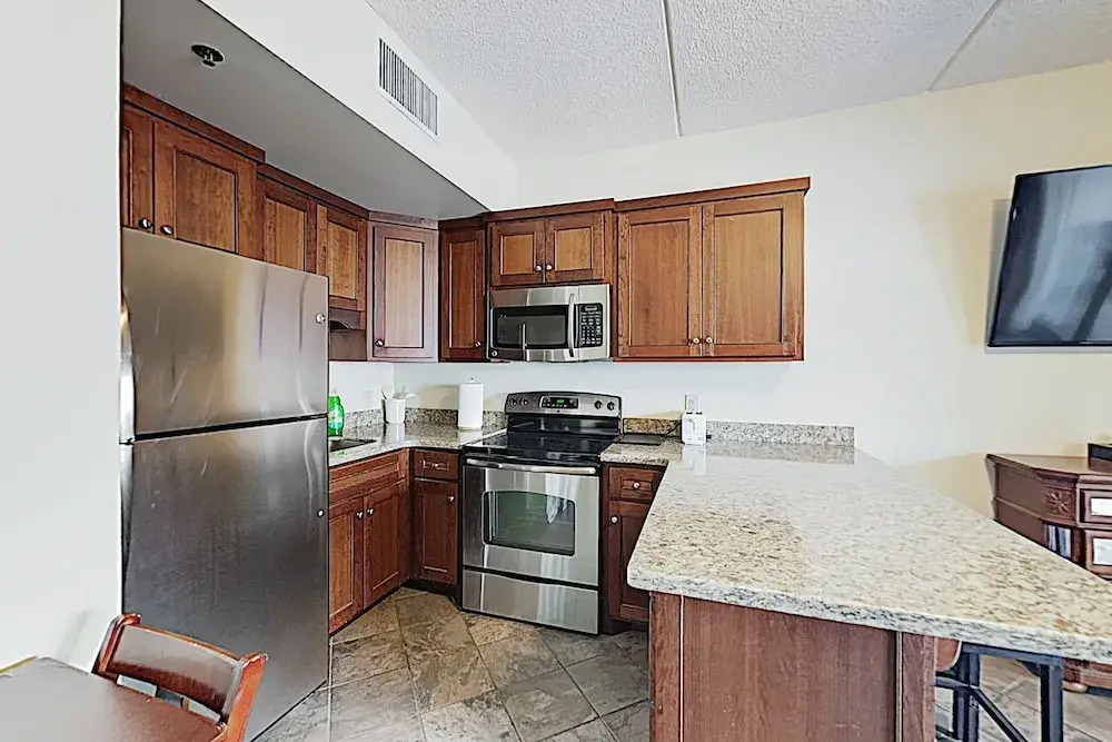New Listing! 9th-floor River-view W/ Balcony 1 Bedroom Condo