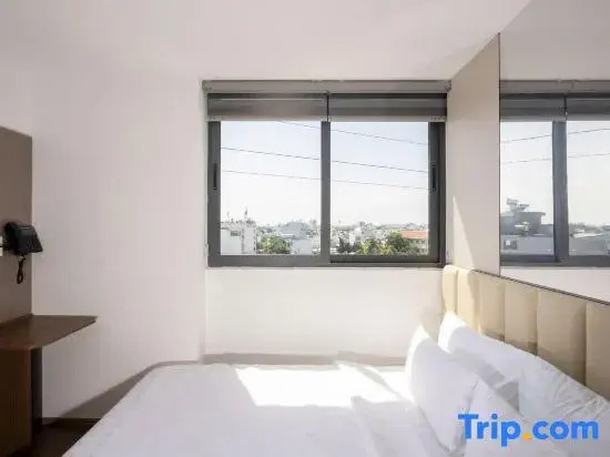 La Hotel Duong So 21