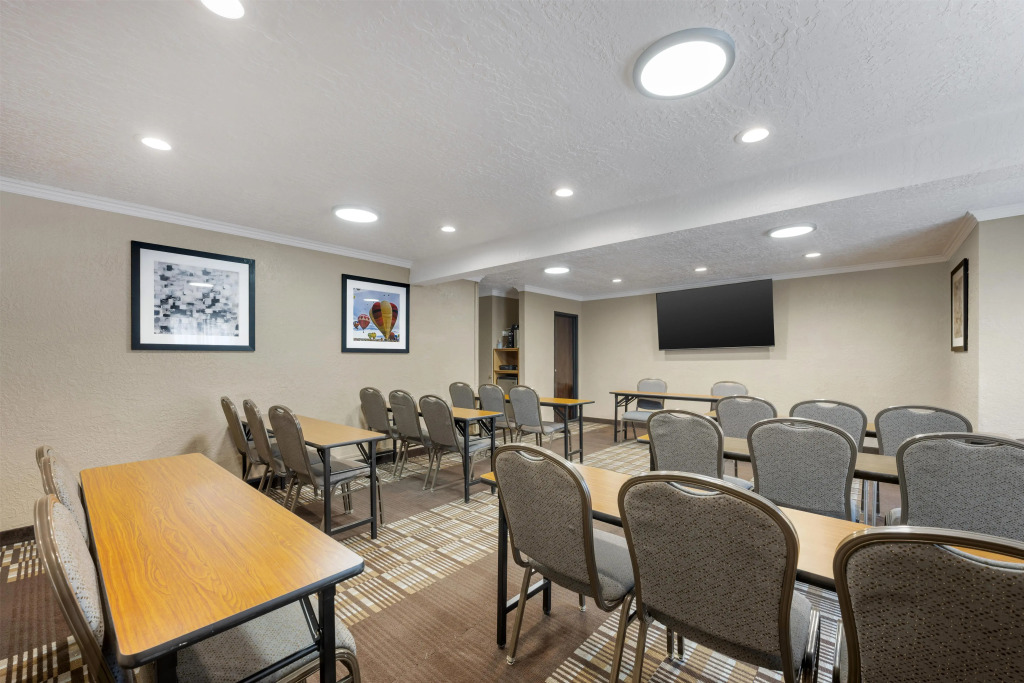 Best Western Airport Albuquerque InnSuites Hotel & Suites