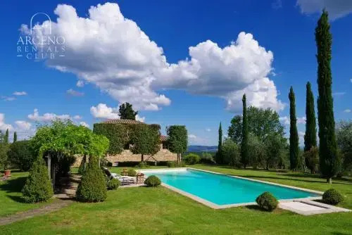 Camparone Light, ArcenoRentalsClub Magnificent Chianti Villa Exclusive Pool Concierge