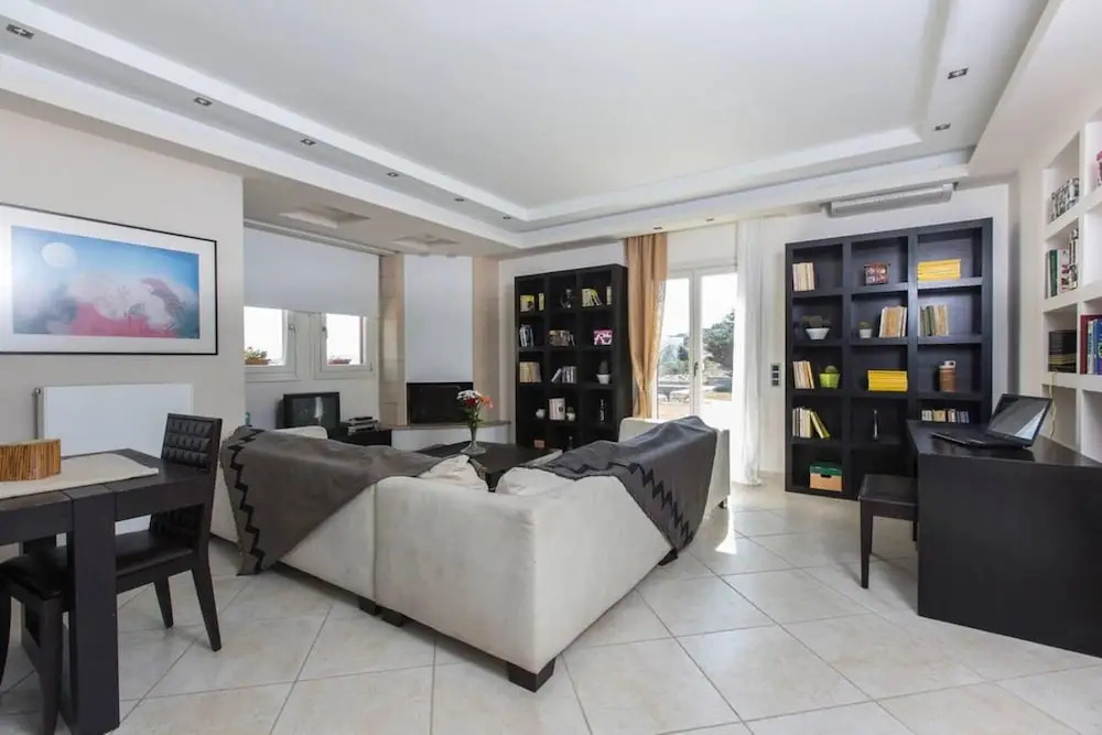 Beautiful 4-bed House With Private Pool in Naxos