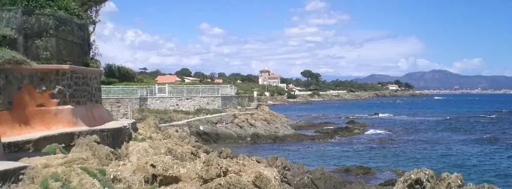Apartment with 2 Bedrooms in Fréjus, with Pool Access And Enclosed Garden - 100 M From the Beach