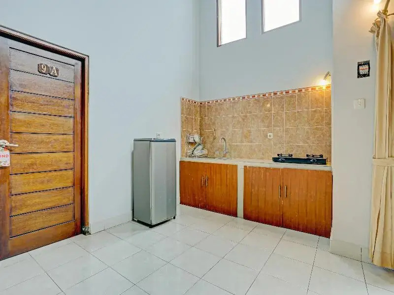OYO 90155 Landuh Merta Residence