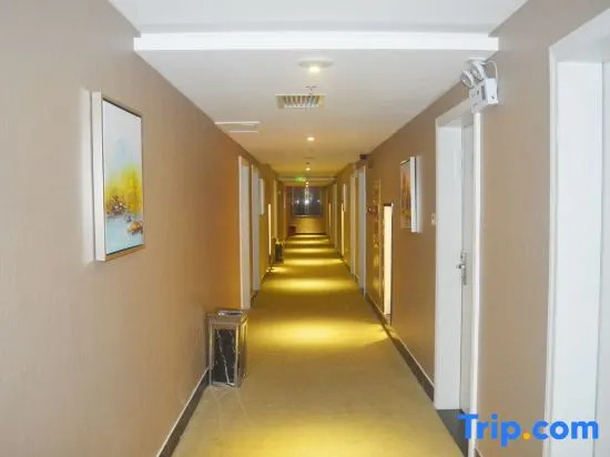 Senlian City Express Hotel (Qingyuan Gulongxia City Beiqi Station Store)