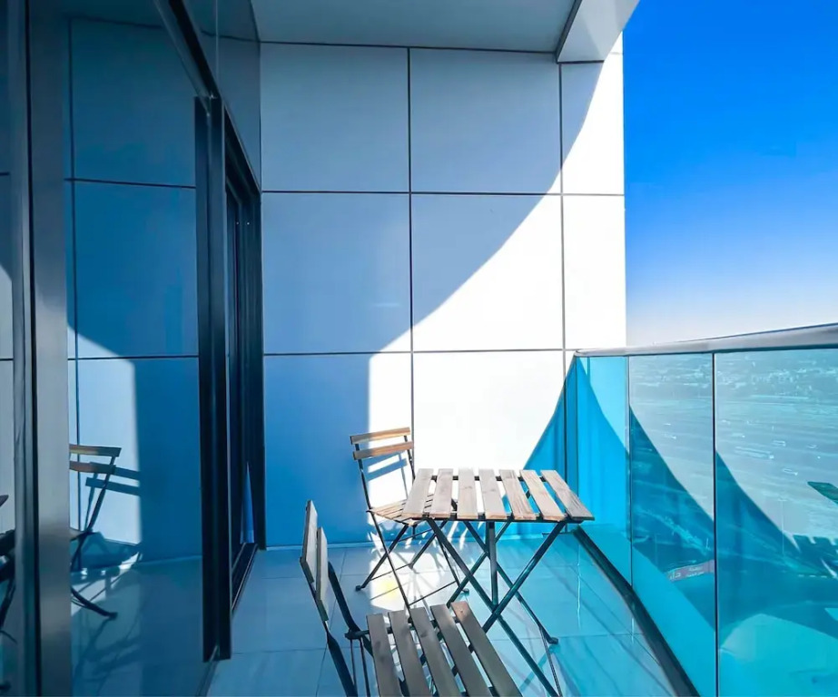 Stylish 1BR With Balcony City Views O2 Tower, JVC