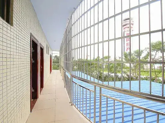 Twin Sisters Hotel (Haikou Meilan Airport)