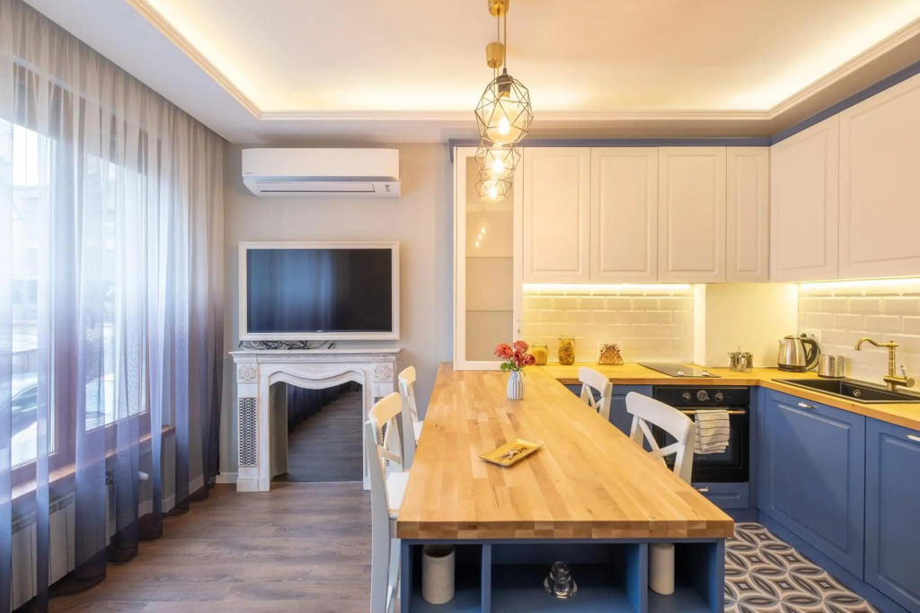 Designer & Cozy 2BD Flat with a parking in the city center