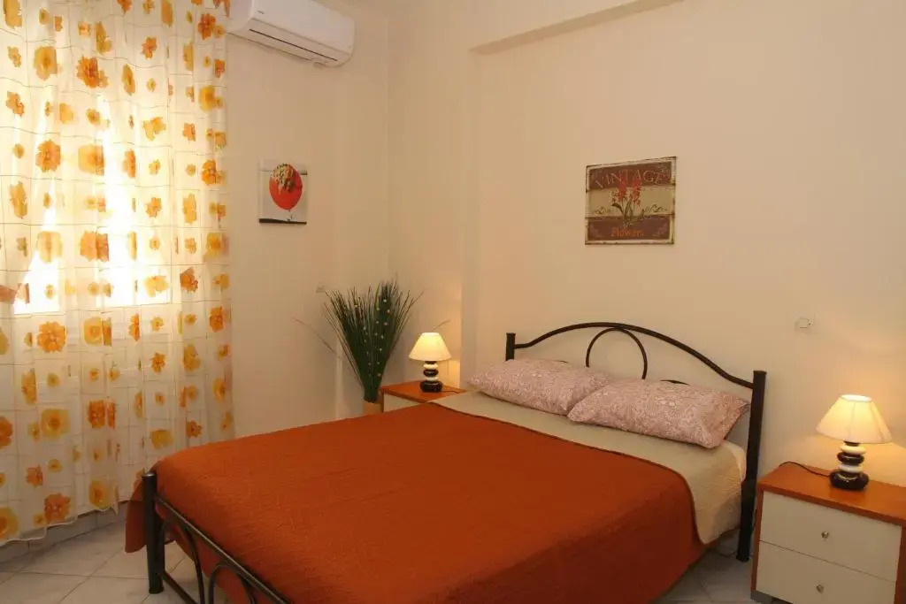 Tritsa House, 3-bedroom apt next to Corfu Town and airport