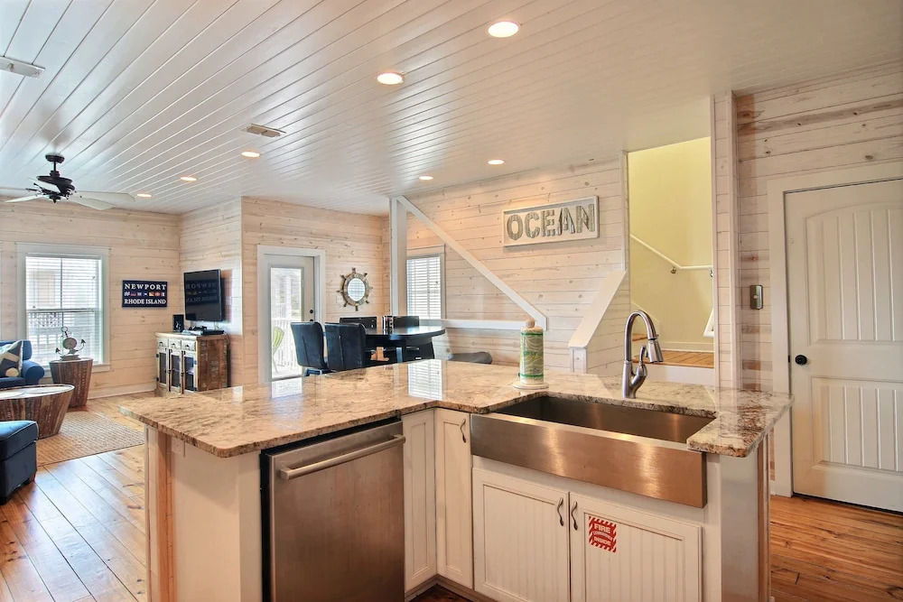 Fin and Feather by Silver Sands Vacation Rentals