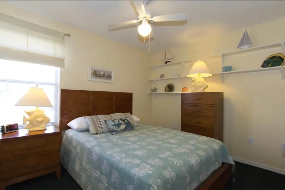 Sandy Pointe 210