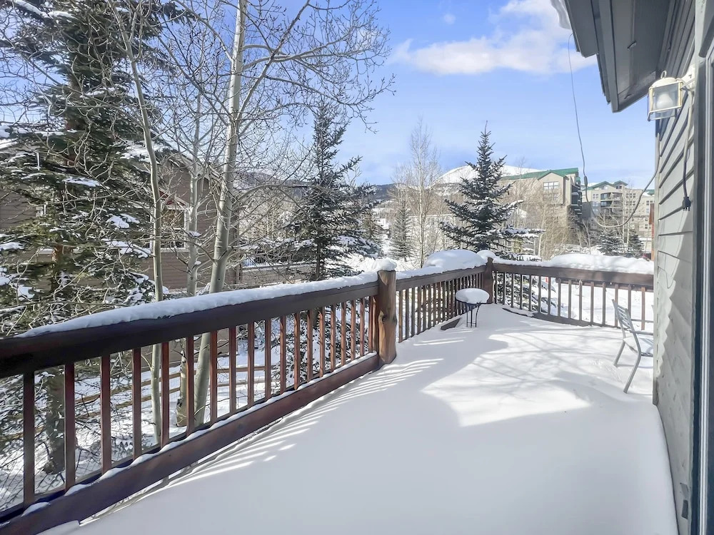 928A Lakepoint Circle 3Br 2,5Ba home