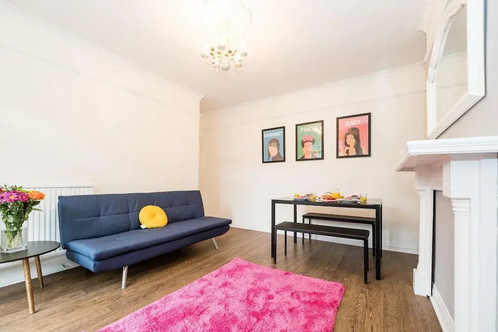 Bright Battersea pad Sleeps 5