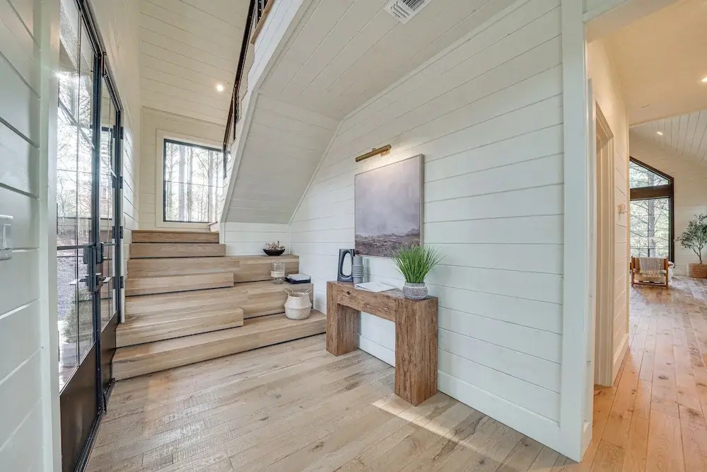 Luxury Broken Bow Cabin w/ Hot Tub on 3 Acres!