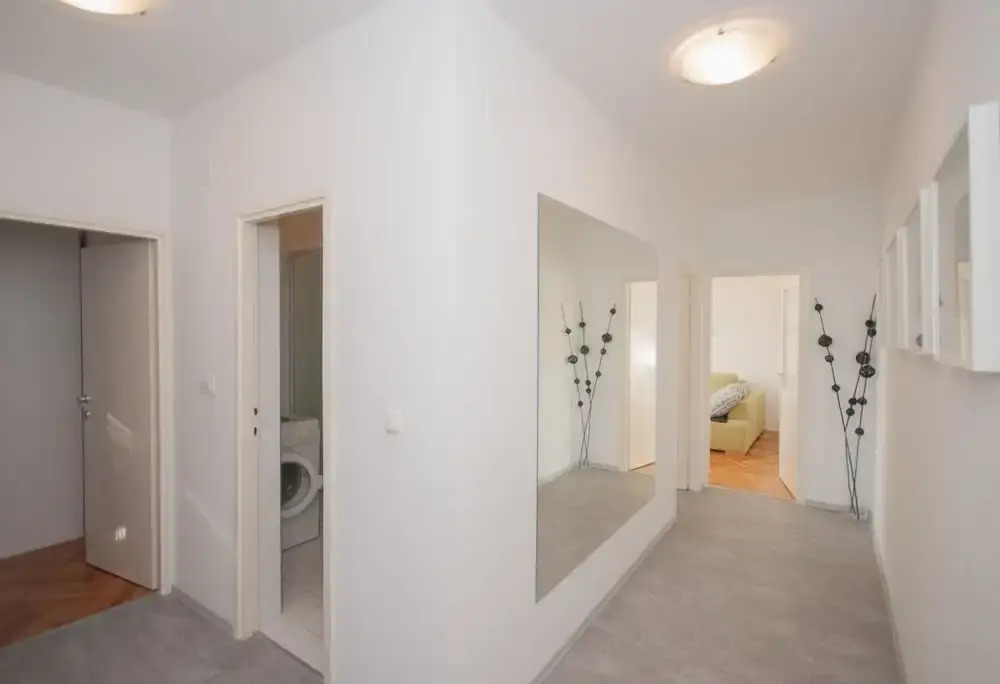 Bolt Holiday Apartment