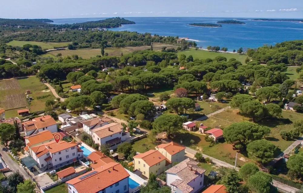 Beautiful Apartment In Valbandon