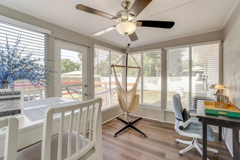 3 Mi to Beach: Venice Escape w/ Backyard Oasis