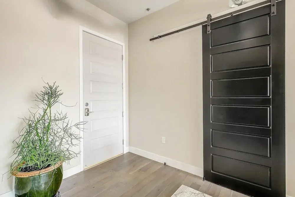 Rino Art Lofts - Modern Rustic Oasis - Sleeps 6