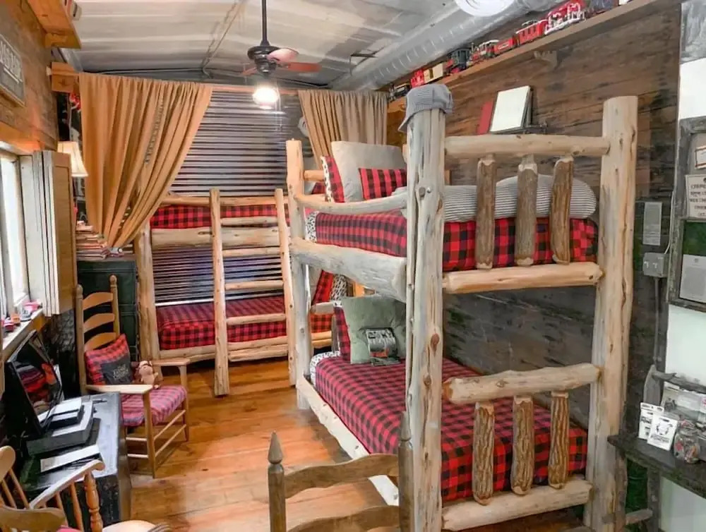 Country Woods Inn