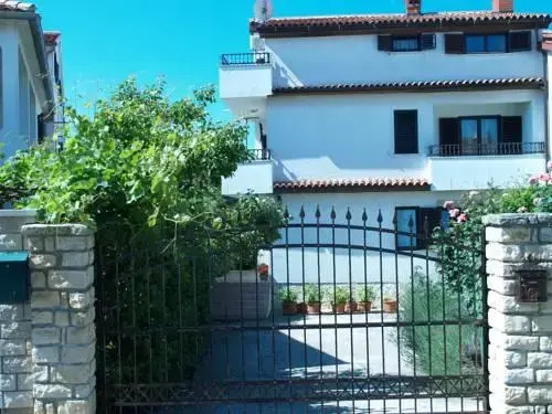 Apartments Ivanisevic