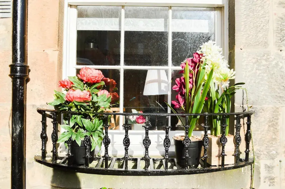 Traditional 2 Bedroom Flat Near City Centre