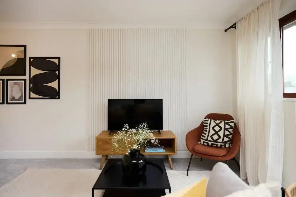 The Isleworth Place - Stunning 1bdr Flat With Balcony