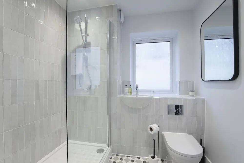 Elliot Oliver - Exquisite 2 Bedroom Apartment With Garden, Parking & EV Charger