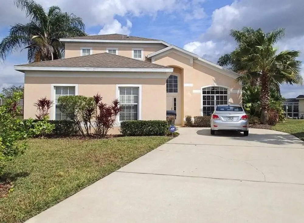 956 Bloomingdale Drive
