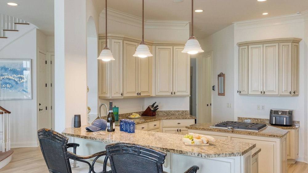 11 Singleton Beach by Avantstay Oceanfront Retreat w/ Private Pool + Boardwalk Near Hilton Head Hotspots