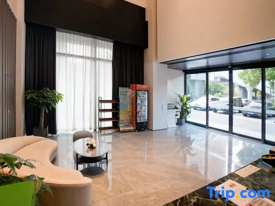 Lily’s Hotel