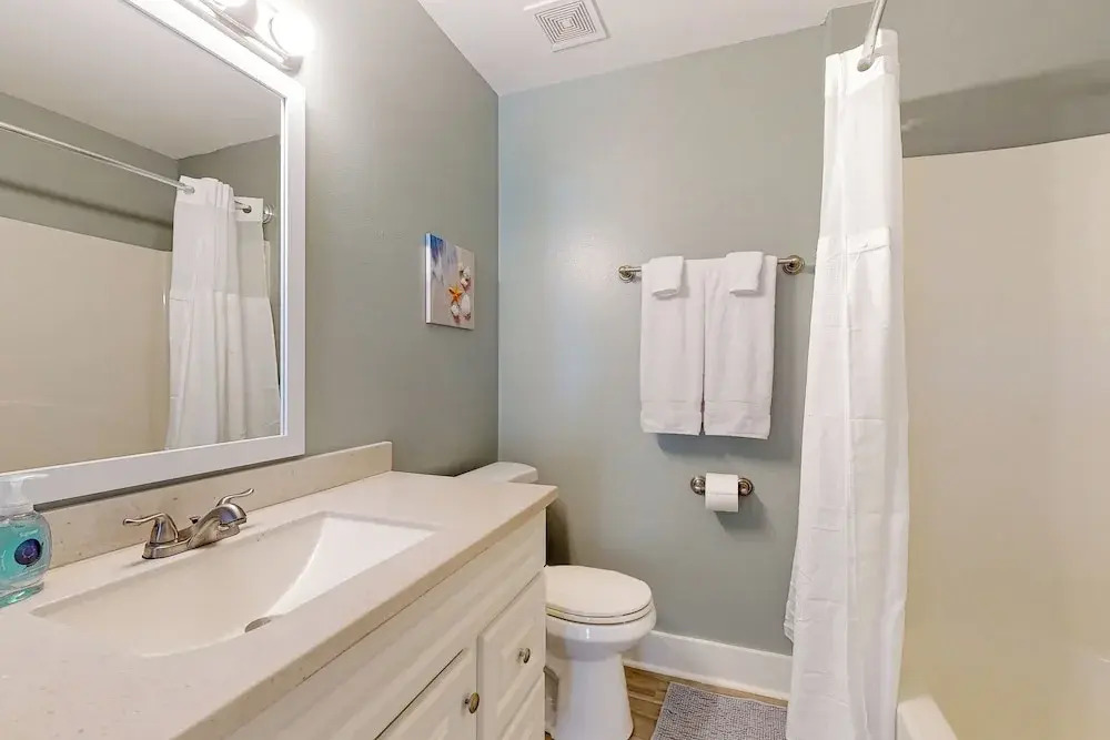 Cozy Duplex Spacious Close to Everything