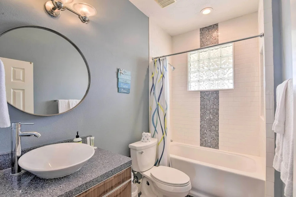 Bay Views! Family-friendly Galveston Resort House