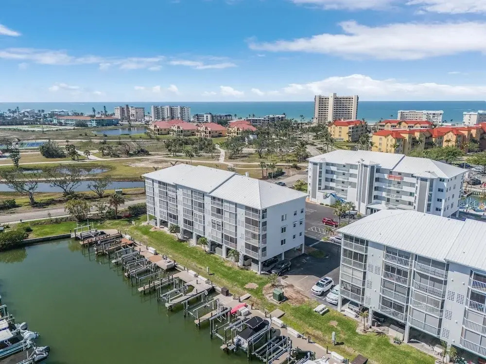 Royal Pelican - New Listing - 4511 Bay Beach Ln 2 Bedroom Condo by RedAwning