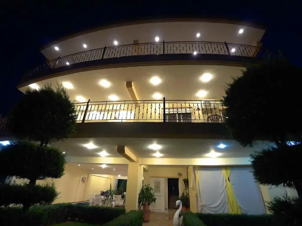 Diamond Apartments
