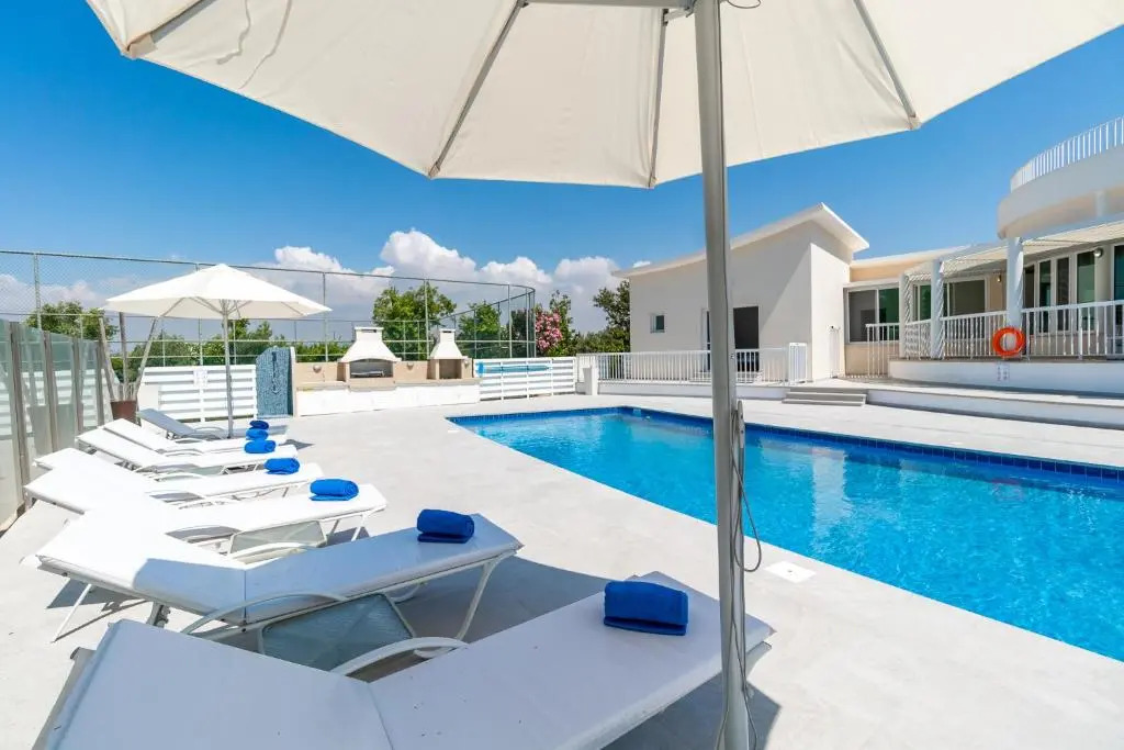 Villa Amelia by Ezoria Villas