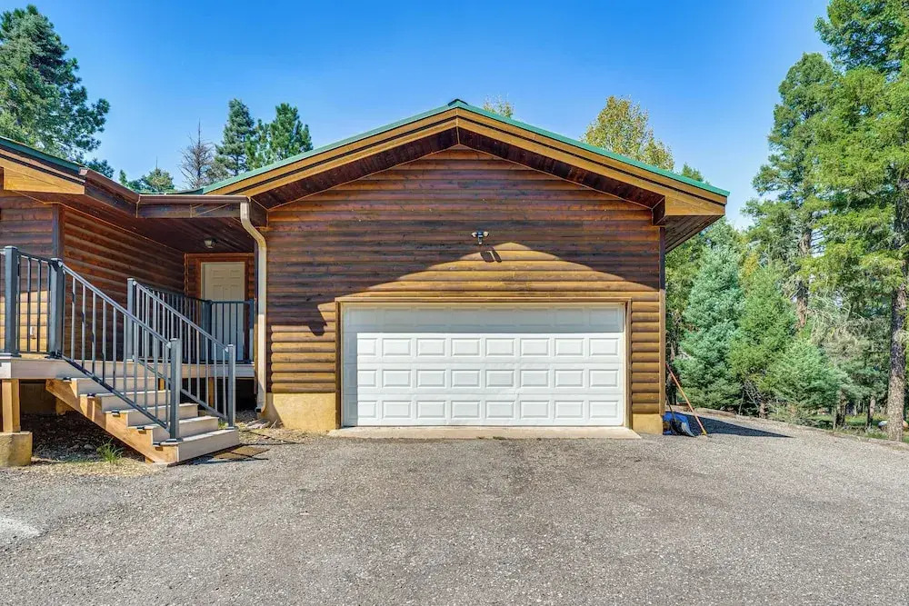 Stylish, Serene Angel Fire Cabin w/ Hot Tub!