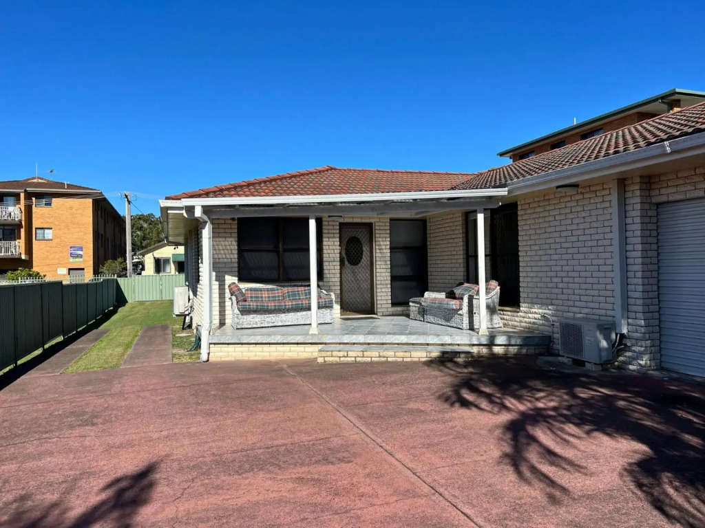 Beach House Landsborough - Bring your own linen