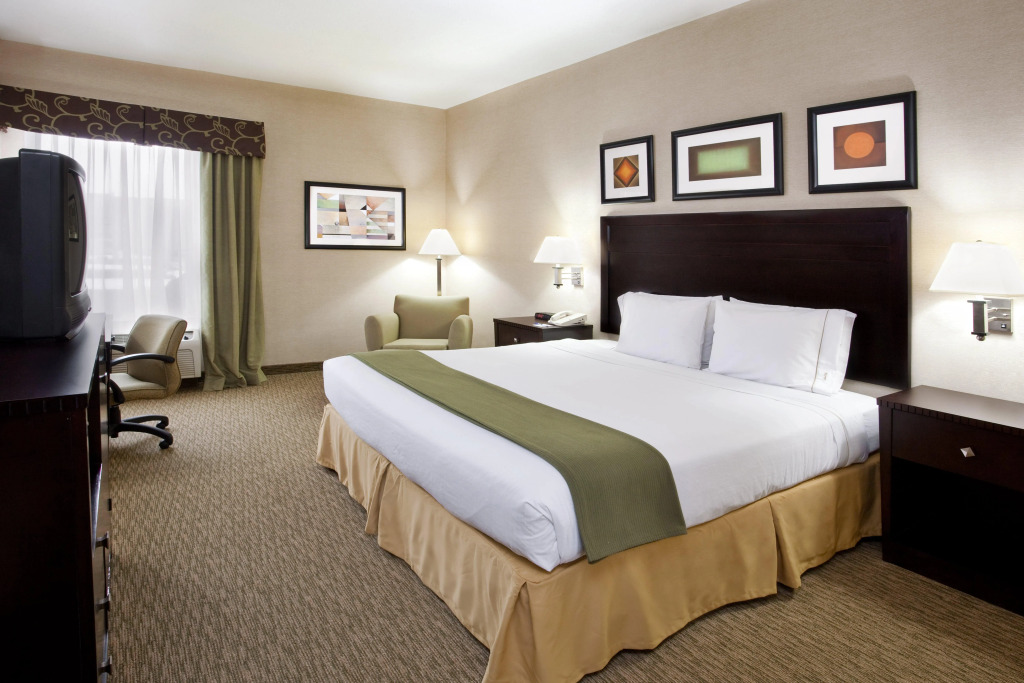 Holiday Inn Express Hotel & Suites Cleveland-Streetsboro by IHG