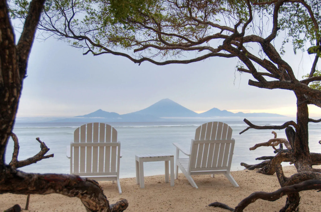 Gili Teak Beach Front Resort