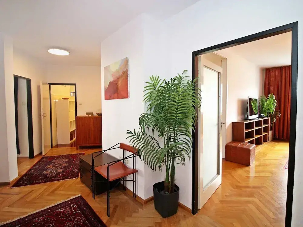 Opera Wien in Wien With 2 Bedrooms and 3 Bathrooms