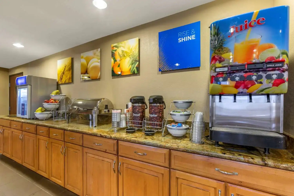 Comfort Inn & Suites Phoenix North - Deer Valley