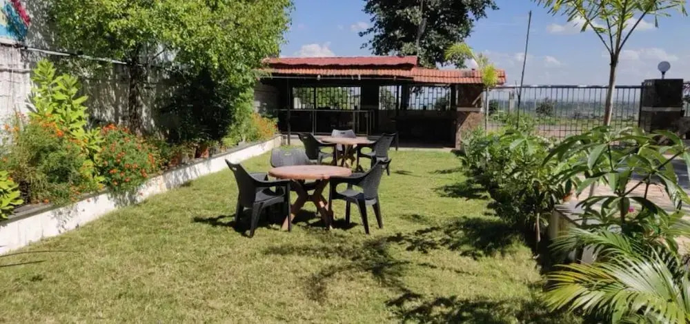 Etranger Resorts