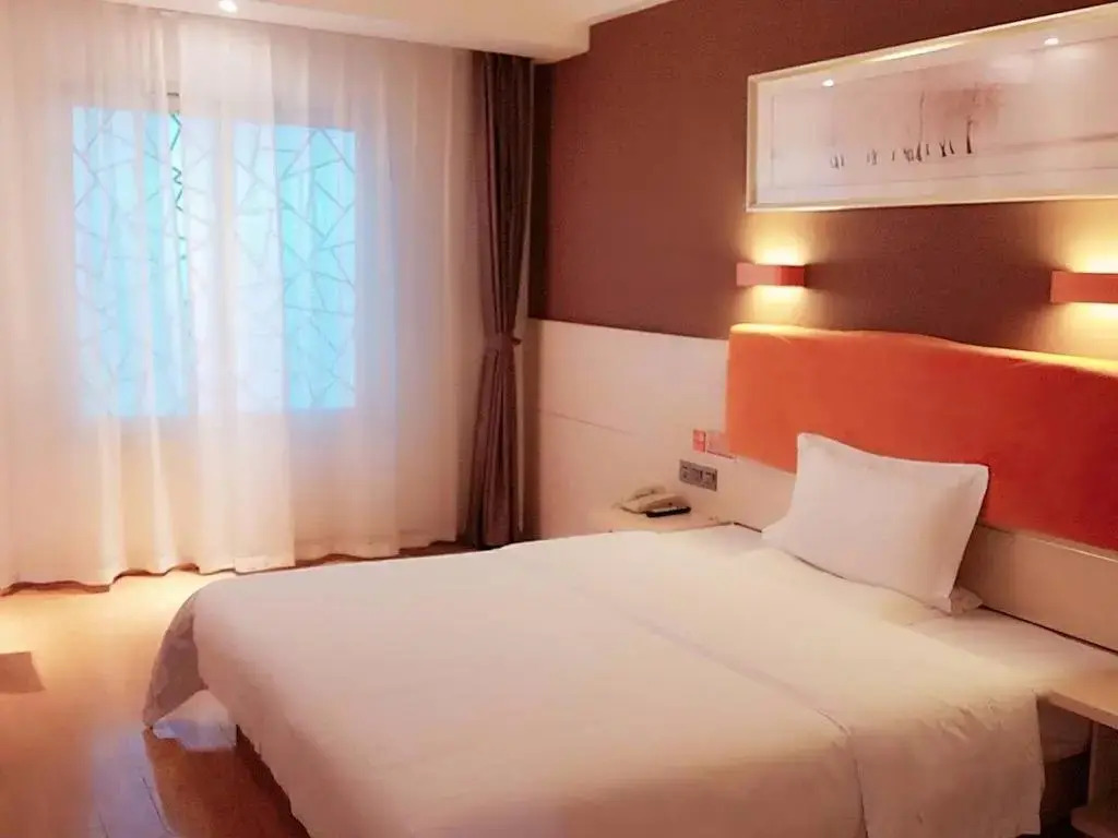 7Days Premium Yueyang Baling East Road High Speed Railway Station Branch