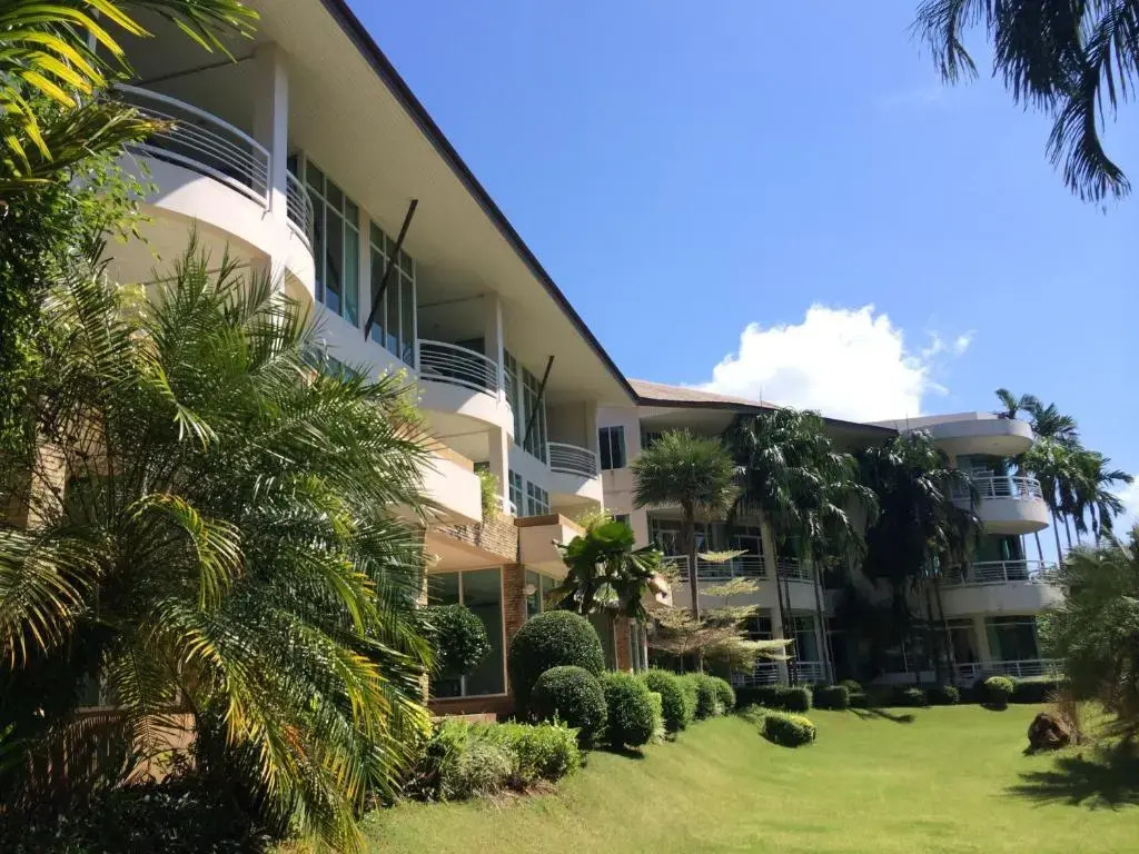 Makathanee Resort
