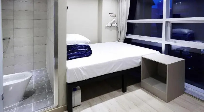 Seoul N Hostel