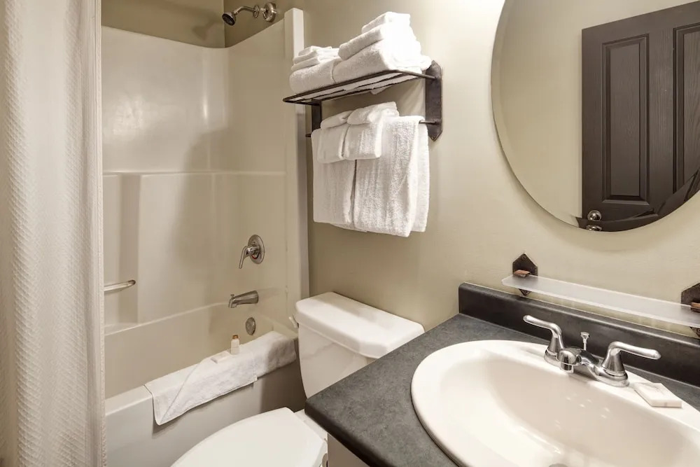 Panorama Mountain Resort - Ski Tip Tamarack Condos